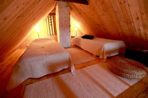 Bed & Breakfast Metsara B & B
