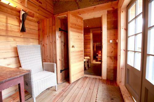 Bed & Breakfast Metsara B & B