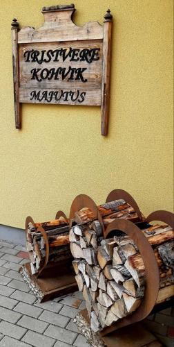 Hostal Tristvere Guesthouse-cafe