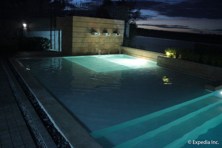 Rivermount Hotel And Resort