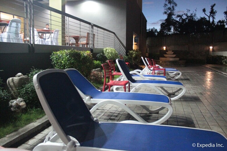 Rivermount Hotel And Resort
