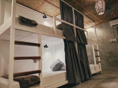 Lampara Siargao Boutique Hostel