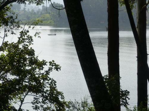 Hotel Supreme Adventure Park Bunyonyi