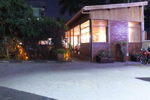 Tross Hotel