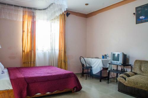 Hotel Royal Crane Resort