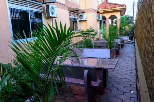 Fancy Hotel Munyonyo