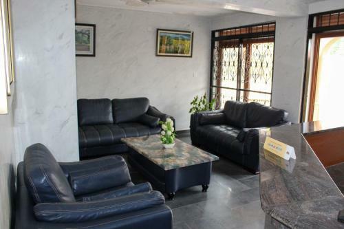 Fancy Hotel Munyonyo
