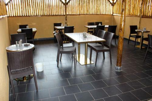 Fancy Hotel Munyonyo