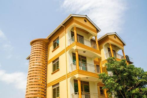 Tropical Suites Hotel