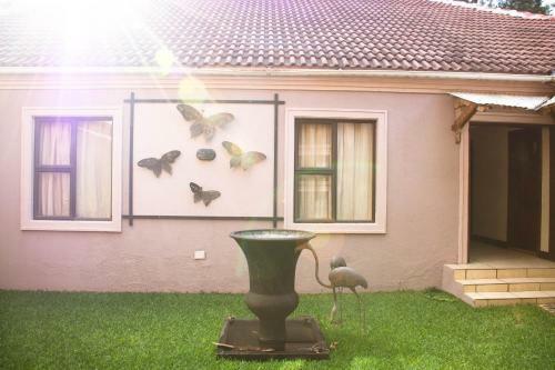 Bed & Breakfast Zawadi House Lodge