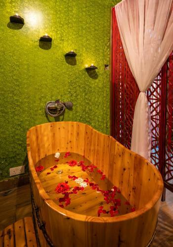 Hotel Fun Retreat Resort