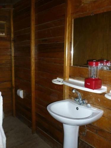 Lodge Cap Marniane
