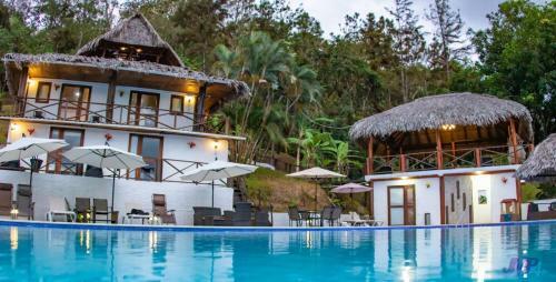 Hotel Ranchos De Chalia