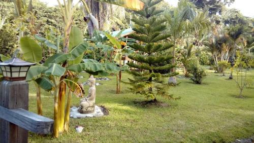 J And H Garden Cabinas