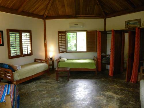 Bed & Breakfast Paradise Waits Hotel