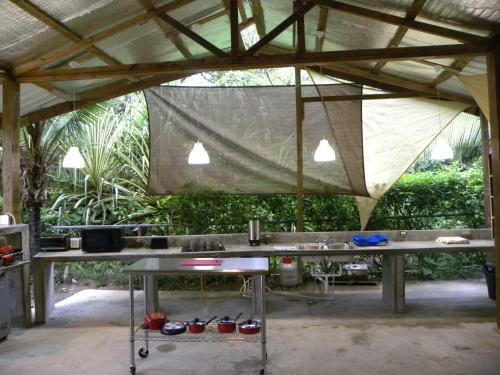 Bed & Breakfast Paradise Waits Hotel