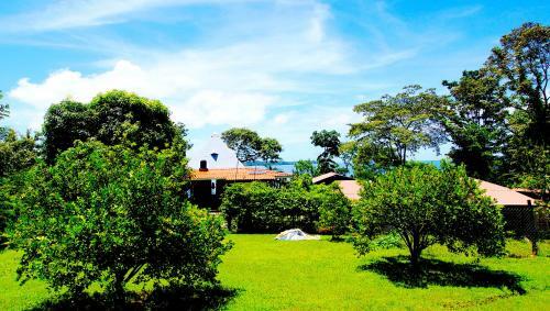 Pyramid House - Caribbean Sea