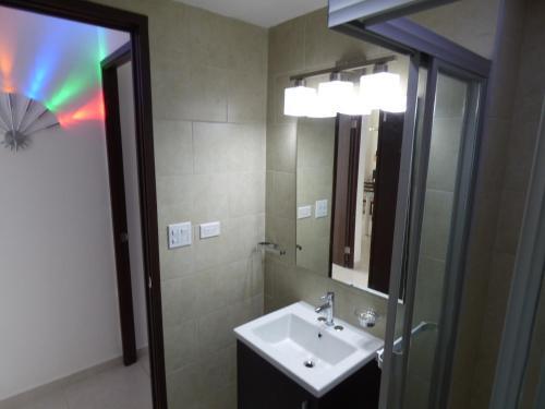 Apartamento Casco Viejo Direct Ocean Front 22-02