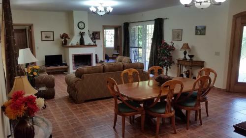 Las Plumas Holiday Home Rentals
