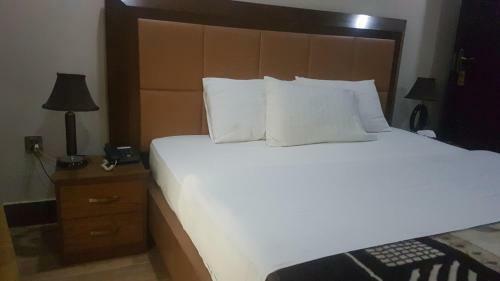 Midtown Hotel