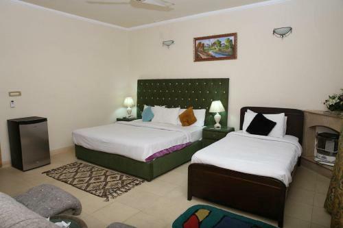 Hostal Rio Inn Guest House