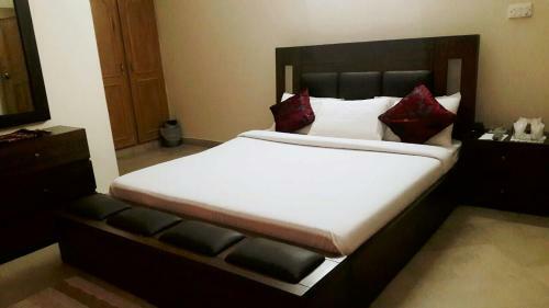 Hostal Royal Cottage Guest House