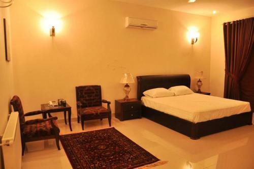 Reina Boutique Hotel