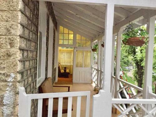 Lodge The Legacy - British Era Cottages