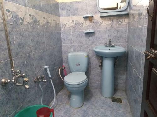 Hostal Rama Midway Guest House