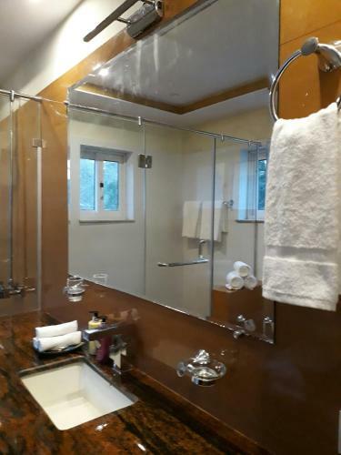 Hostal The Mont Calm