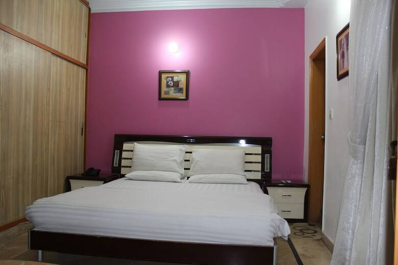 Hotel Luxury Inn