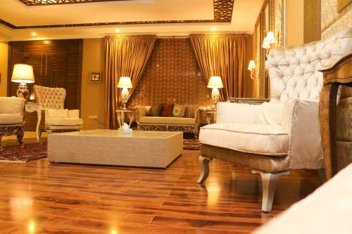 Hotel Shelton Rezidor Swat