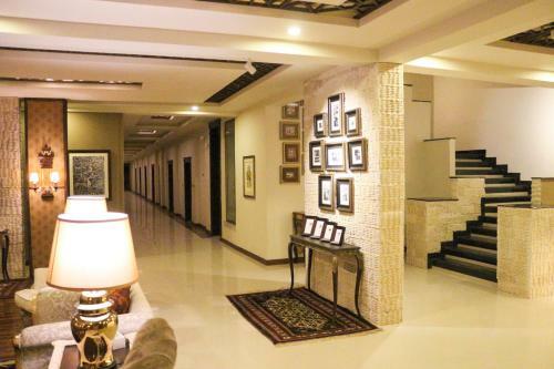 Hotel Shelton Rezidor Swat