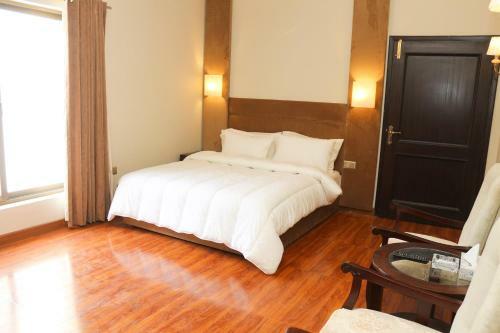 Hotel Shelton Rezidor Swat