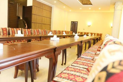 Hotel Shelton Rezidor Swat