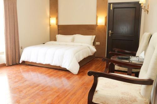 Hotel Shelton Rezidor Swat
