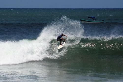 99 Surf Lodge