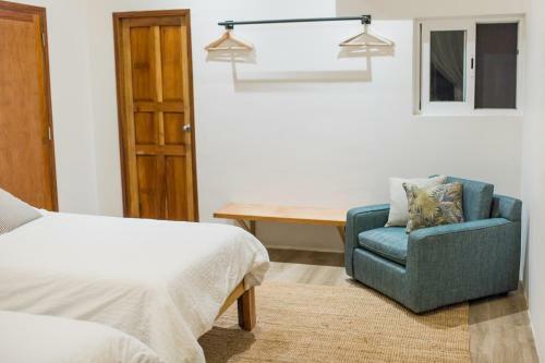 Aaki Hotel
