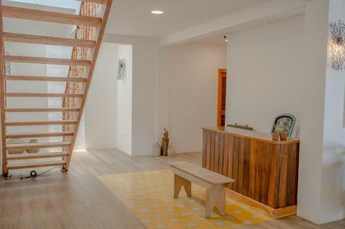 Aaki Hotel