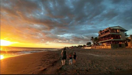 Playa Roca Hotel