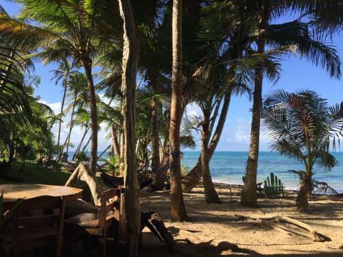 Caba�as En Ensue�os. Right By The Beach!