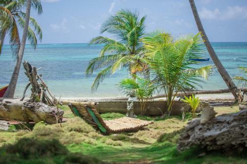 Caba�as En Ensue�os. Right By The Beach!