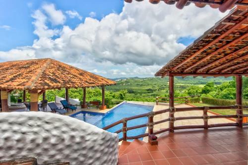 Pelican Eyes: Villa Coral II