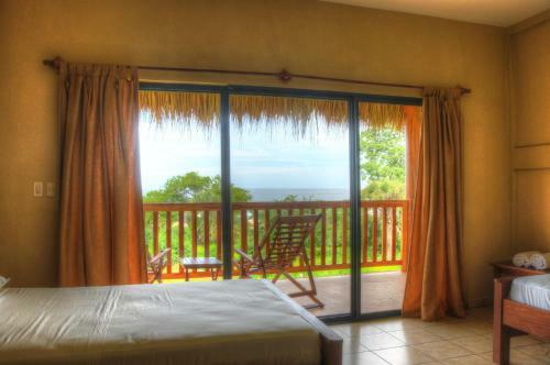 Las Palmeras Beach Hotel