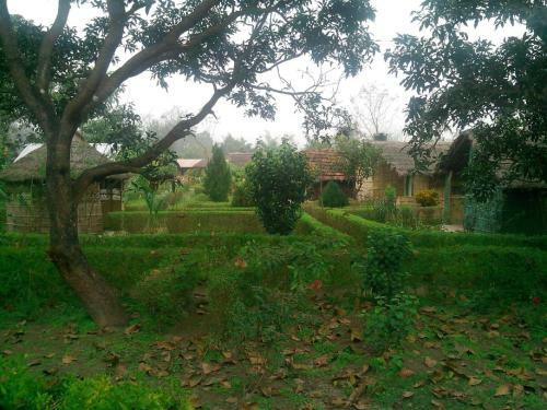 Hotel Bardia Kingfisher Resort