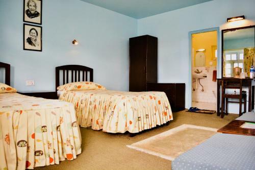 Hotel Traveller?s Village