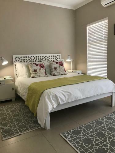 Modern Apartment - Riverlet 12