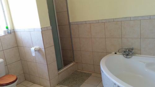 Hostal Dolphin Guest House