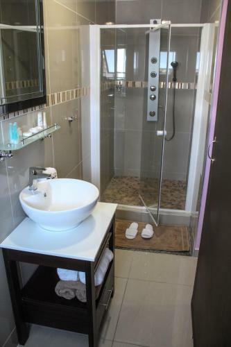 Hostal A-z Boutique Guesthouse