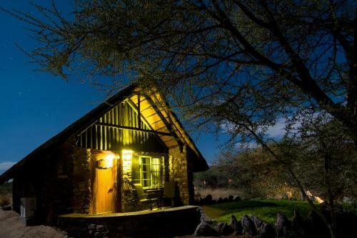 Etusis Lodge